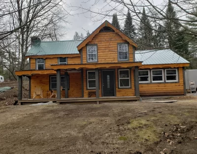 2 STORY ADIRONDACK LOG CABIN-SKI ! SKI! SKI!